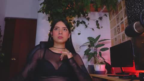 Snapshot of yeriawaddell_ chatting on 11/21/25, 09:24 yeriawaddell online show from 11/21/25, 09:24