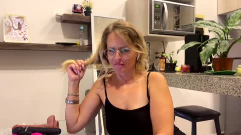 Zlata online show from 02/11/25, 01:41