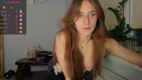 Snapshot of yes_to_heaven chatting on 11/15/25, 09:00 Zoe online show from 11/15/25, 09:00