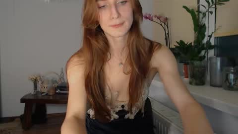 Snapshot of yes_to_heaven chatting on 12/04/25, 09:34 Zoe online show from 12/04/25, 09:34