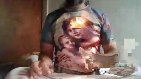 Snapshot of yeshuaaa999 chatting on 12/13/25, 10:59 yeshuaaa999 online show from 12/13/25, 10:59