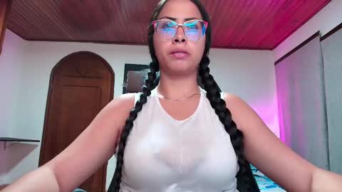 yesie_hot2 online show from 03/05/25, 02:14