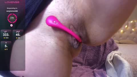 Snapshot of yesofie chatting on 02/02/25, 09:08 Sofie online show from 02/02/25, 09:08