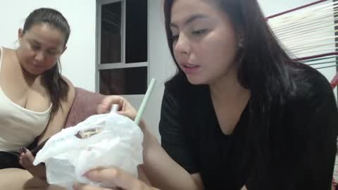 Snapshot of yessica_08 chatting on 05/11/26, 03:12 yessica and andres online show from 05/11/26, 03:12