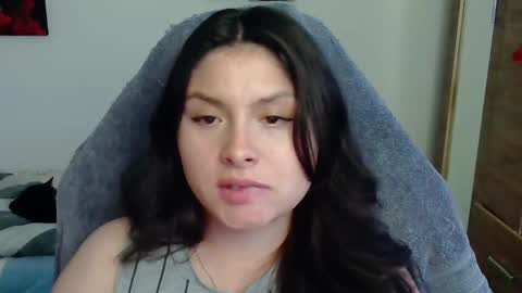 Snapshot of yessica_gomez01 chatting on 05/19/26, 11:00 yessica_gomez01 online show from 05/19/26, 11:00