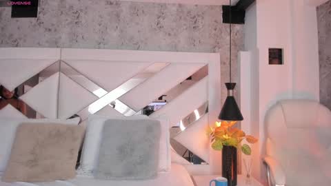 Yessica online show from 02/04/25, 12:33