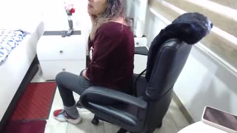 Snapshot of yessilatin chatting on 11/01/25, 12:07 jessy online show from 11/01/25, 12:07