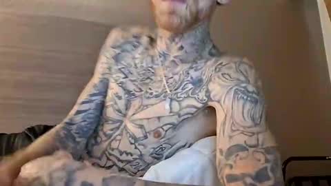 Snapshot of yfwb69xxx chatting on 10/18/25, 11:33 yfwb69xxx online show from 10/18/25, 11:33