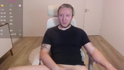 Snapshot of yhdxhy chatting on 12/08/24, 02:18 James online show from 12/08/24, 02:18