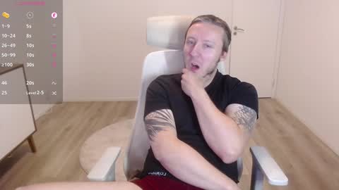 Snapshot of yhdxhy chatting on 12/08/24, 11:19 James online show from 12/08/24, 11:19