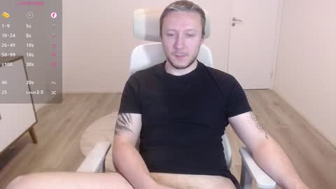 Snapshot of yhdxhy chatting on 12/15/24, 01:32 James online show from 12/15/24, 01:32