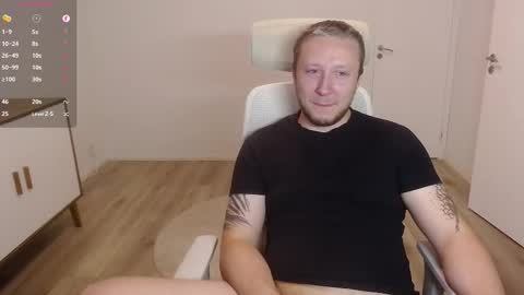 Snapshot of yhdxhy chatting on 09/12/25, 10:21 James online show from 09/12/25, 10:21