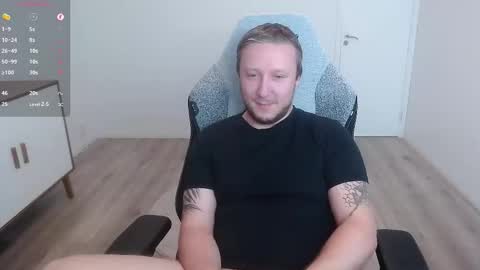 Snapshot of yhdxhy chatting on 10/08/25, 02:58 James online show from 10/08/25, 02:58