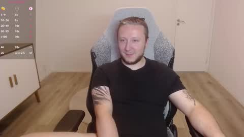 Snapshot of yhdxhy chatting on 10/16/25, 06:42 James online show from 10/16/25, 06:42