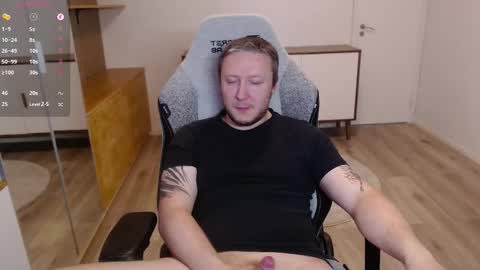 Snapshot of yhdxhy chatting on 11/20/25, 07:46 James online show from 11/20/25, 07:46