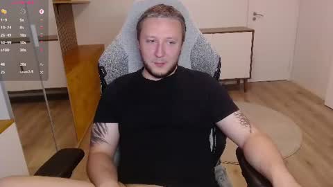 Snapshot of yhdxhy chatting on 06/21/26, 08:33 James online show from 06/21/26, 08:33