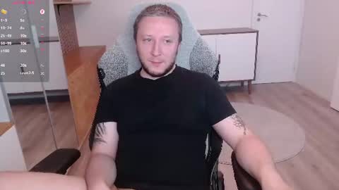 Snapshot of yhdxhy chatting on 06/22/26, 07:33 James online show from 06/22/26, 07:33