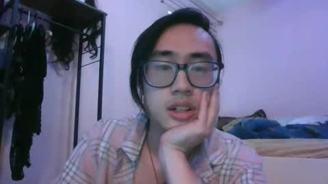 yin476 online show from 10/22/25, 09:36