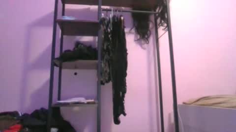 yin476 online show from 10/24/25, 02:41