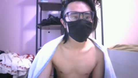 yin476 online show from 10/24/25, 02:57