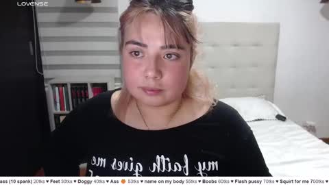 hii i am yini online show from 04/15/26, 03:57
