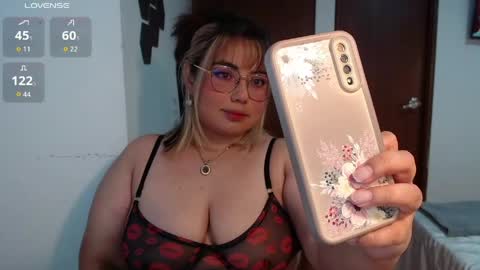 Snapshot of yini_angel07 chatting on 05/30/26, 03:25 hii i am yini online show from 05/30/26, 03:25