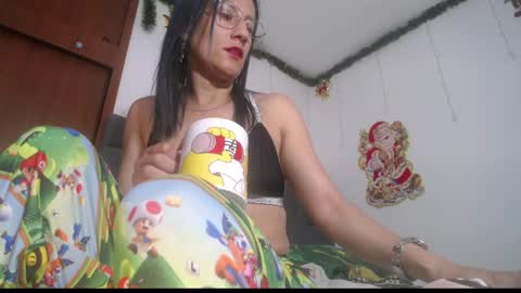 Yiny online show from 12/22/25, 08:55