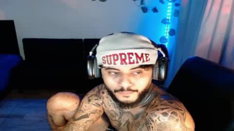 Snapshot of yio__cohen chatting on 12/04/24, 07:06 yio cohen  online show from 12/04/24, 07:06