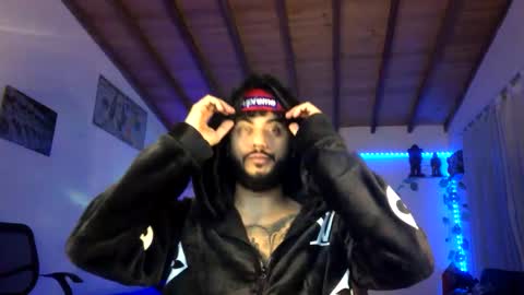 Snapshot of yio__cohen chatting on 01/09/25, 11:45 yio cohen  online show from 01/09/25, 11:45