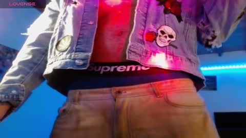 Snapshot of yio__cohen chatting on 03/12/25, 02:09 yio cohen  online show from 03/12/25, 02:09