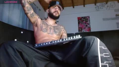 Snapshot of yio__cohen chatting on 09/10/25, 10:04 yio cohen  online show from 09/10/25, 10:04