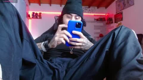 Snapshot of yio__cohen chatting on 10/18/25, 07:42 yio cohen  online show from 10/18/25, 07:42