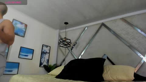 Snapshot of yiyo10_ chatting on 12/29/24, 03:03 Yiyo online show from 12/29/24, 03:03