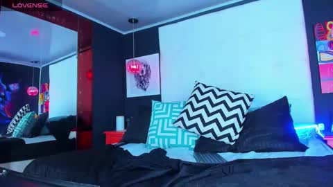 Snapshot of yiyo10_ chatting on 12/31/24, 10:04 Yiyo online show from 12/31/24, 10:04