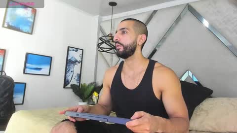 Snapshot of yiyo10_ chatting on 01/01/25, 01:47 Yiyo online show from 01/01/25, 01:47