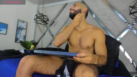 Snapshot of yiyo10_ chatting on 01/04/25, 08:06 Yiyo online show from 01/04/25, 08:06