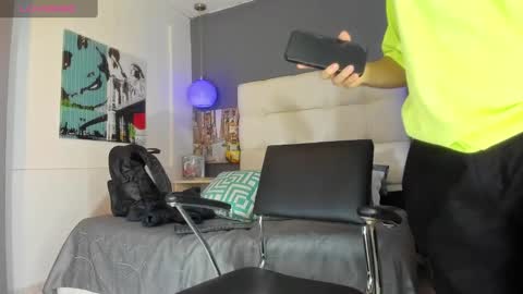 Snapshot of yiyo10_ chatting on 01/05/25, 04:58 Yiyo online show from 01/05/25, 04:58