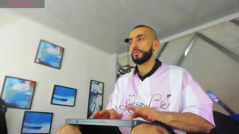 Snapshot of yiyo10_ chatting on 01/21/25, 04:21 Yiyo online show from 01/21/25, 04:21