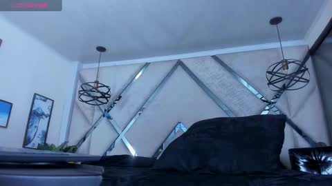 Snapshot of yiyo10_ chatting on 01/25/25, 08:10 Yiyo online show from 01/25/25, 08:10