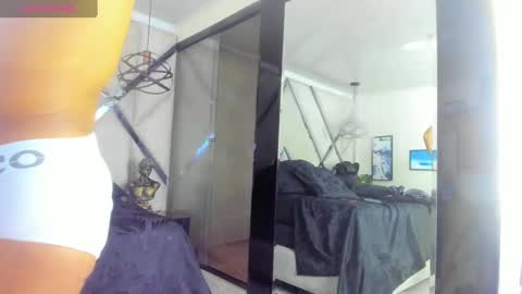 Snapshot of yiyo10_ chatting on 02/05/25, 10:08 Yiyo online show from 02/05/25, 10:08