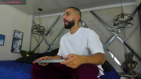 Snapshot of yiyo10_ chatting on 02/08/25, 05:08 Yiyo online show from 02/08/25, 05:08