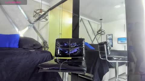 Snapshot of yiyo10_ chatting on 02/22/25, 12:40 Yiyo online show from 02/22/25, 12:40