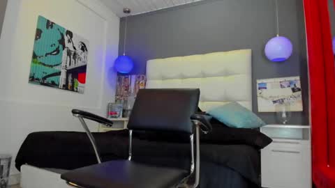 Snapshot of yiyo10_ chatting on 02/23/25, 08:39 Yiyo online show from 02/23/25, 08:39