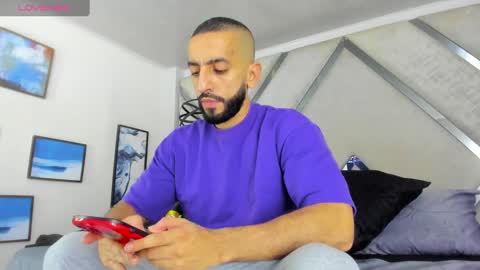 Snapshot of yiyo10_ chatting on 03/06/25, 03:24 Yiyo online show from 03/06/25, 03:24