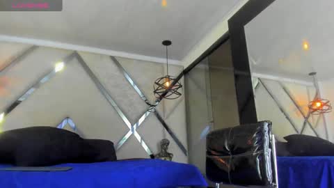 Snapshot of yiyo10_ chatting on 03/12/25, 03:35 Yiyo online show from 03/12/25, 03:35