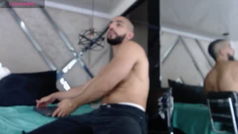 Snapshot of yiyo10_ chatting on 10/19/25, 05:30 Yiyo online show from 10/19/25, 05:30