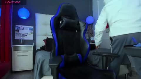 Yiyo online show from 11/16/25, 05:02