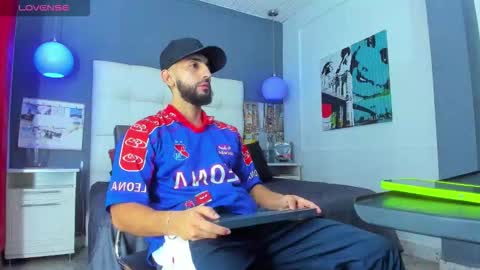 Yiyo online show from 12/02/25, 04:18