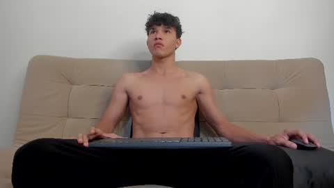 Snapshot of yizus_bonz chatting on 06/13/26, 04:38 yizus_bonz online show from 06/13/26, 04:38