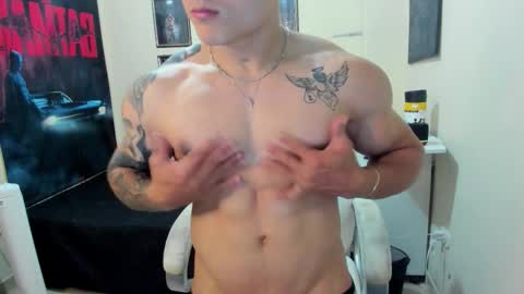 Snapshot of yker18 chatting on 02/18/26, 09:49 yker online show from 02/18/26, 09:49